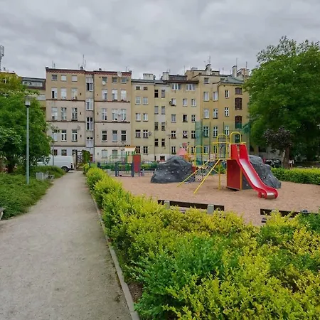 Cozy With Balcony In Very Close To Main Market Square By Renters *