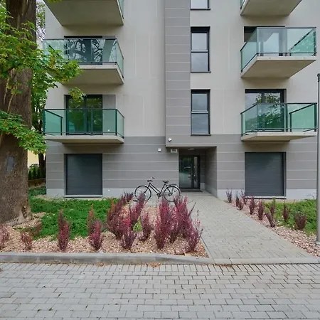 Cozy With Balcony In Very Close To Main Market Square By Renters 아파트
